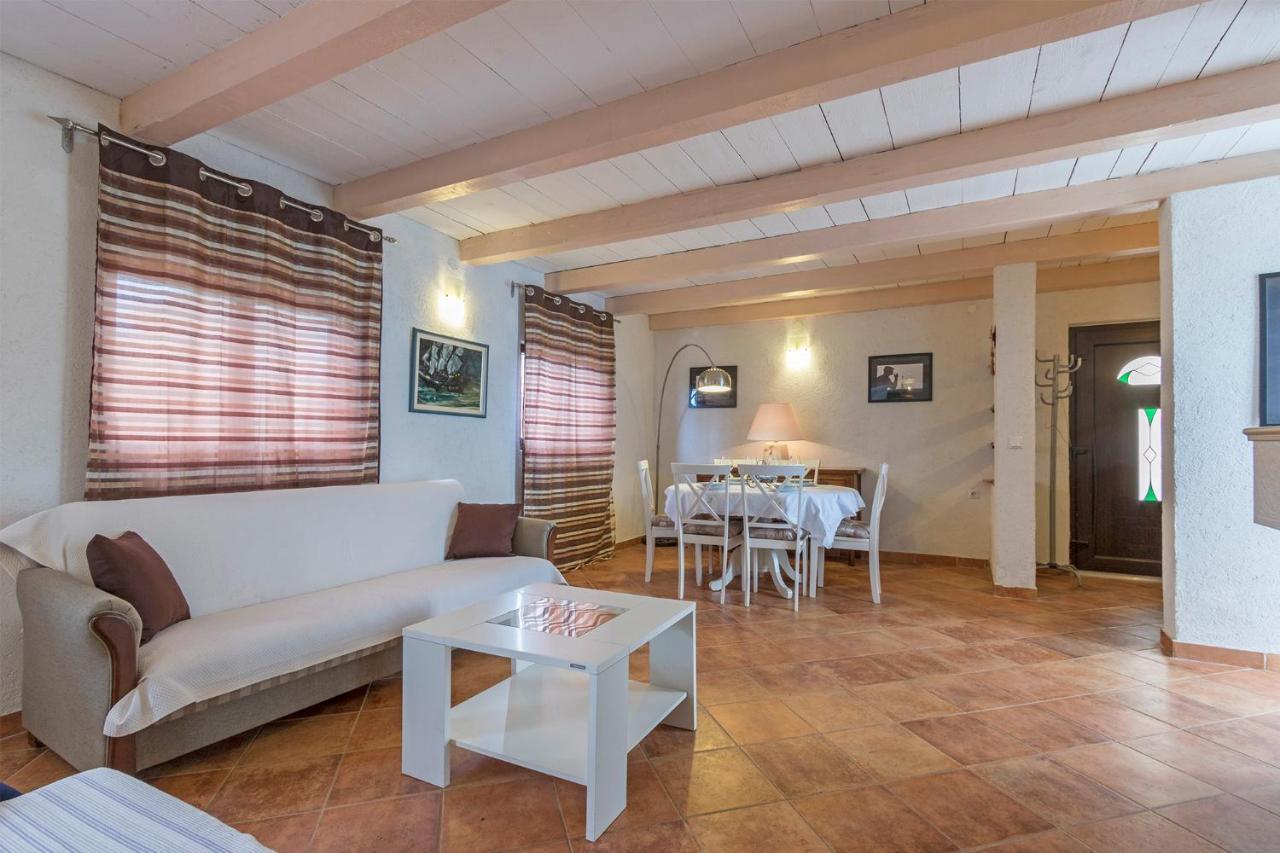 Villa Karina Tar Tar-Vabriga Exteriör bild